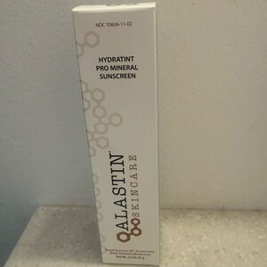 Alastin Hydratint Pro Mineral Sunscreen - Cream Tint SPF